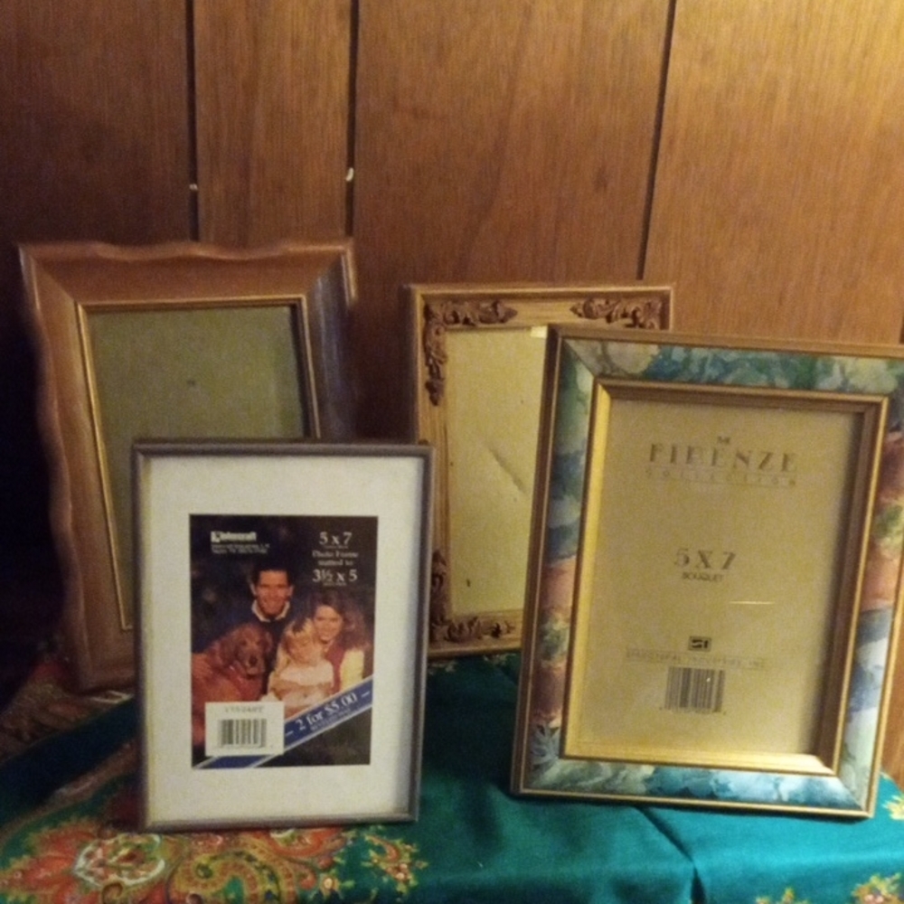 Home Accents Picture Frame Set - Gold and Brown